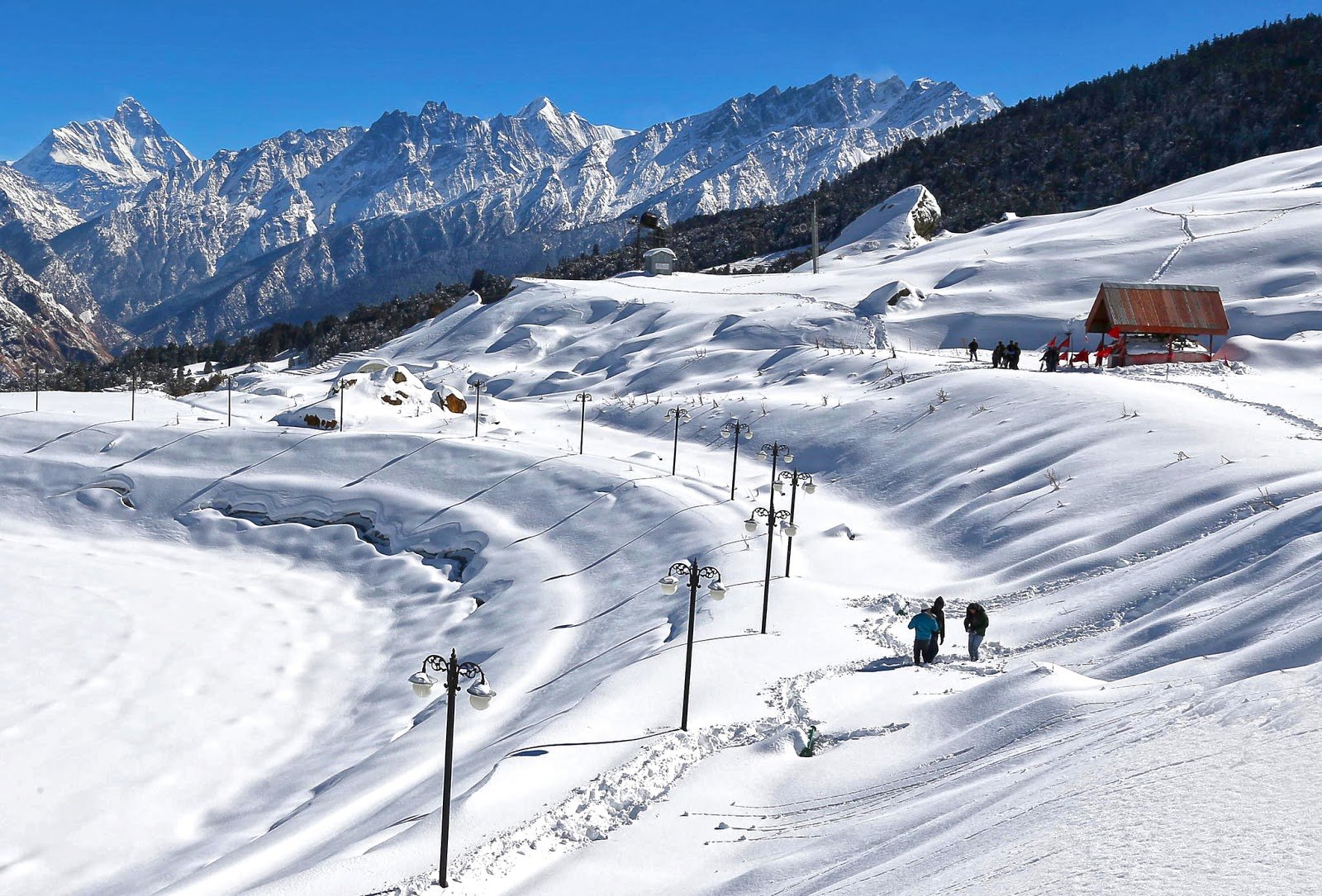 Best Auli Winter Tour Package – Snow, Skiing & Himalayan Adventure